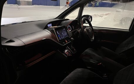 Toyota Voxy III, 2019 год, 2 750 000 рублей, 5 фотография