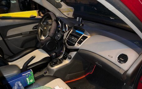 Chevrolet Cruze II, 2010 год, 450 000 рублей, 11 фотография