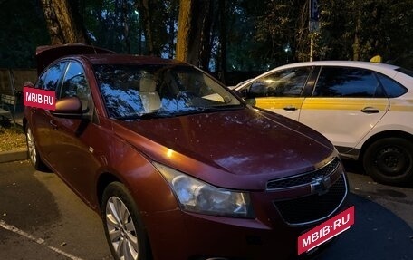 Chevrolet Cruze II, 2010 год, 450 000 рублей, 3 фотография