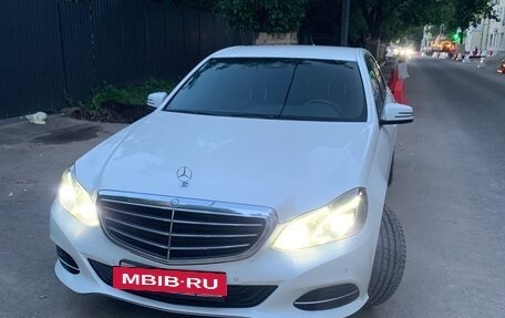 Mercedes-Benz E-Класс, 2013 год, 2 500 000 рублей, 11 фотография