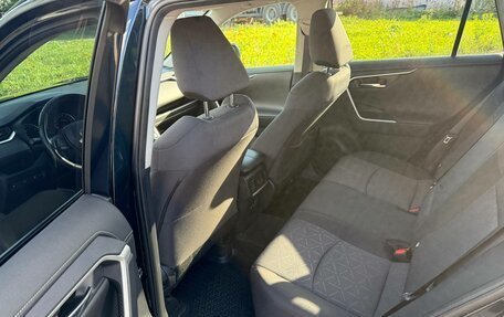 Toyota RAV4, 2019 год, 3 450 000 рублей, 7 фотография