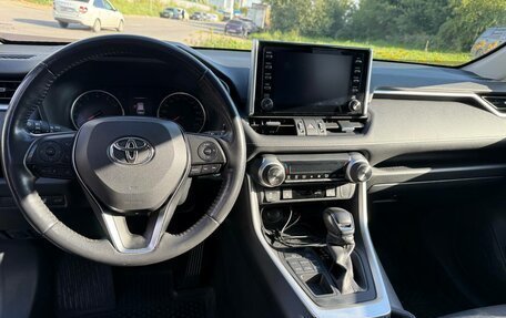 Toyota RAV4, 2019 год, 3 450 000 рублей, 8 фотография