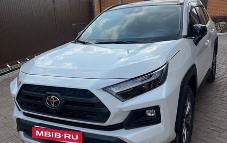 Toyota RAV4, 2024 год, 4 200 000 рублей, 5 фотография