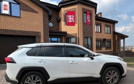 Toyota RAV4, 2024 год, 4 200 000 рублей, 4 фотография