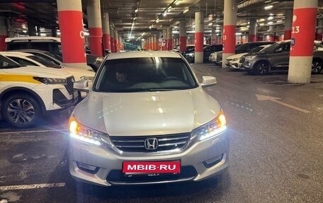 Honda Accord IX рестайлинг, 2013 год, 1 550 000 рублей, 1 фотография