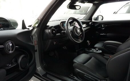 MINI Hatch, 2021 год, 17 фотография