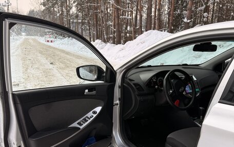 Hyundai Solaris II рестайлинг, 2011 год, 730 000 рублей, 5 фотография