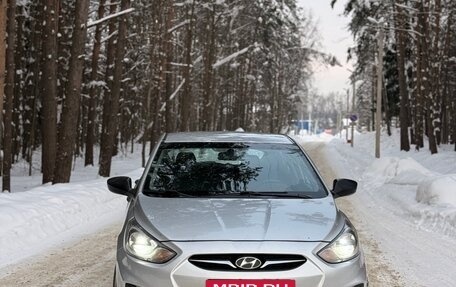 Hyundai Solaris II рестайлинг, 2011 год, 730 000 рублей, 2 фотография