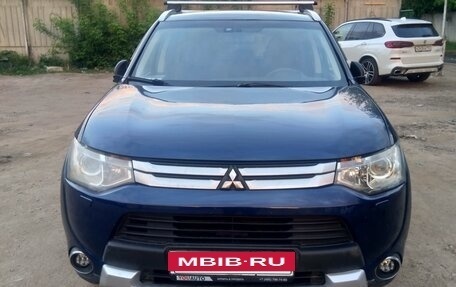 Mitsubishi Outlander III рестайлинг 3, 2014 год, 1 140 000 рублей, 7 фотография