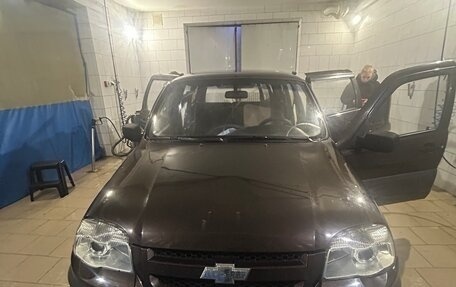 Chevrolet Niva I рестайлинг, 2010 год, 320 000 рублей, 1 фотография