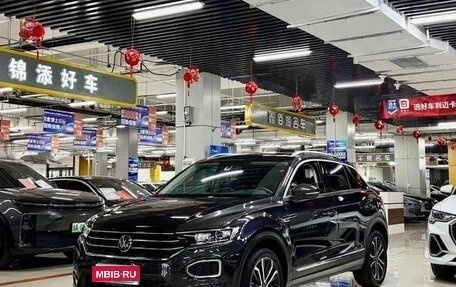 Volkswagen T-Roc I, 2022 год, 1 590 000 рублей, 1 фотография