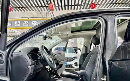 Volkswagen T-Roc I, 2022 год, 1 590 000 рублей, 6 фотография