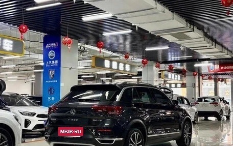 Volkswagen T-Roc I, 2022 год, 1 590 000 рублей, 5 фотография