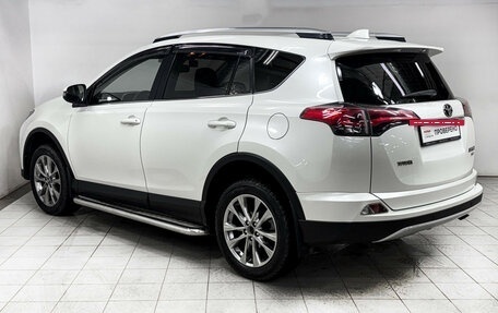 Toyota RAV4, 2017 год, 2 625 000 рублей, 6 фотография