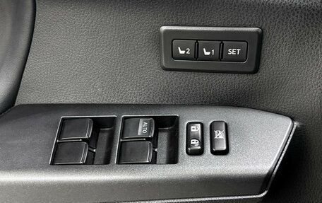 Toyota RAV4, 2017 год, 2 625 000 рублей, 19 фотография