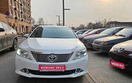 Toyota Camry, 2012 год, 1 850 000 рублей, 2 фотография