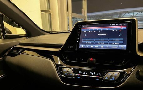 Toyota C-HR I рестайлинг, 2019 год, 2 120 000 рублей, 9 фотография