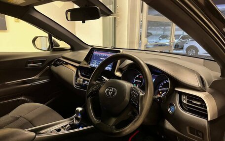 Toyota C-HR I рестайлинг, 2019 год, 2 120 000 рублей, 11 фотография