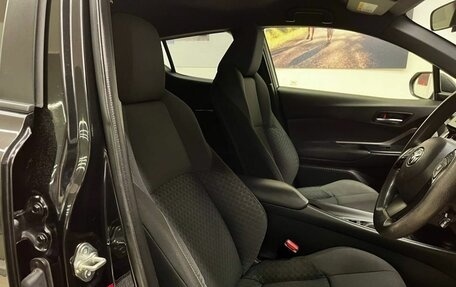 Toyota C-HR I рестайлинг, 2019 год, 2 120 000 рублей, 12 фотография