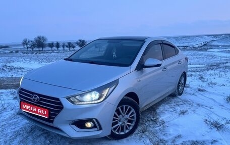 Hyundai Solaris II рестайлинг, 2017 год, 1 200 000 рублей, 1 фотография