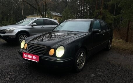 Mercedes-Benz E-Класс, 2000 год, 500 000 рублей, 2 фотография