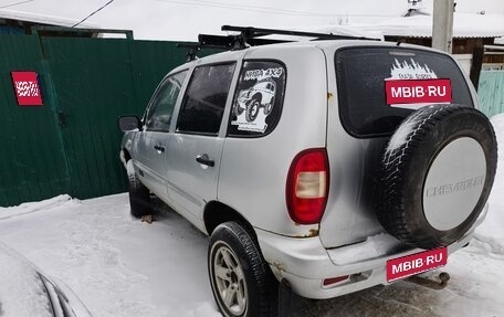 Chevrolet Niva I рестайлинг, 2004 год, 300 000 рублей, 1 фотография