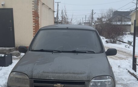 Chevrolet Niva I рестайлинг, 2004 год, 244 000 рублей, 1 фотография