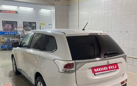 Mitsubishi Outlander III рестайлинг 3, 2012 год, 1 350 000 рублей, 10 фотография