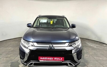 Mitsubishi Outlander III рестайлинг 3, 2019 год, 2 200 000 рублей, 2 фотография