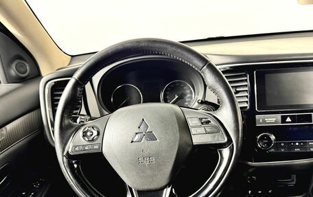 Mitsubishi Outlander III рестайлинг 3, 2019 год, 2 200 000 рублей, 12 фотография