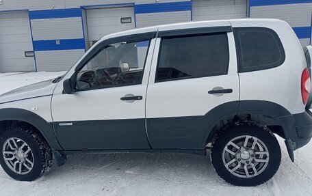 Chevrolet Niva I рестайлинг, 2011 год, 530 000 рублей, 3 фотография