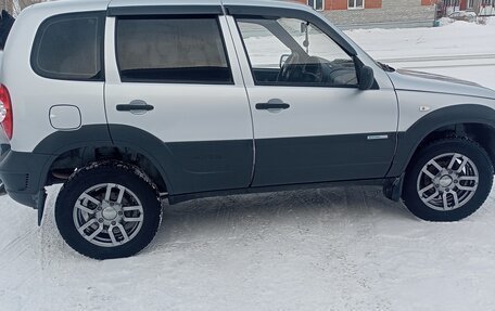 Chevrolet Niva I рестайлинг, 2011 год, 530 000 рублей, 6 фотография