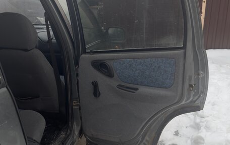 Chevrolet Niva I рестайлинг, 2004 год, 244 000 рублей, 9 фотография