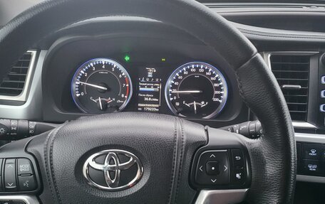 Toyota Highlander III, 2014 год, 3 200 000 рублей, 8 фотография