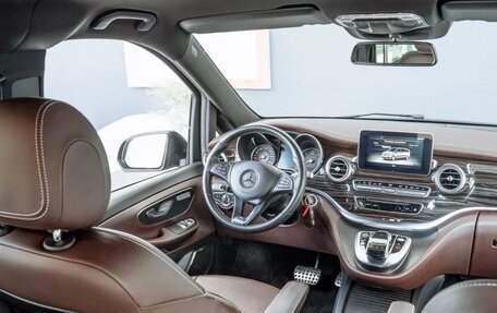 Mercedes-Benz V-Класс, 2019 год, 5 200 000 рублей, 21 фотография