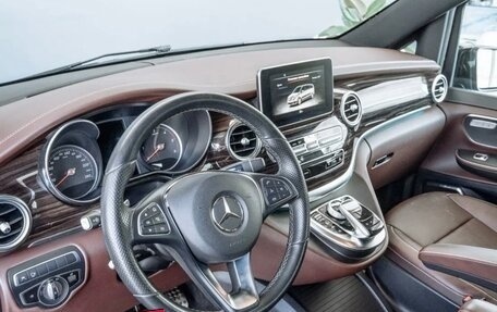 Mercedes-Benz V-Класс, 2019 год, 5 200 000 рублей, 23 фотография