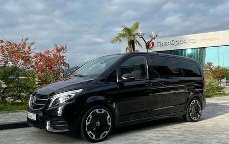 Mercedes-Benz V-Класс, 2019 год, 5 200 000 рублей, 31 фотография