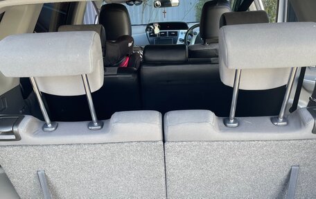 Toyota Prius Alpha I (ZVW40/41), 2013 год, 1 320 000 рублей, 15 фотография