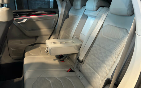 Volkswagen Touareg III, 2019 год, 6 090 000 рублей, 15 фотография