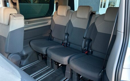 Volkswagen Multivan, 2023 год, 5 500 000 рублей, 10 фотография