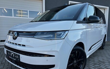 Volkswagen Multivan, 2023 год, 5 500 000 рублей, 13 фотография