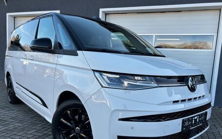 Volkswagen Multivan, 2023 год, 5 500 000 рублей, 15 фотография