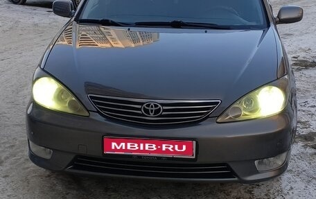 Toyota Camry V40, 2004 год, 940 000 рублей, 1 фотография
