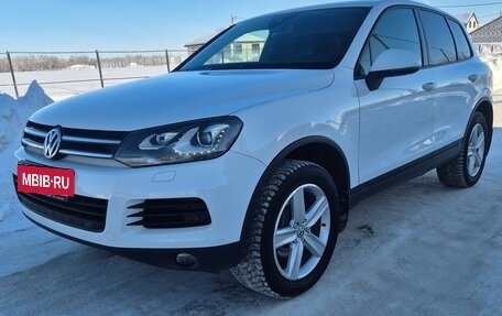Volkswagen Touareg III, 2013 год, 2 399 000 рублей, 2 фотография