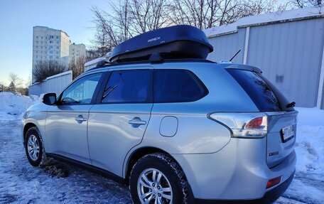 Mitsubishi Outlander III рестайлинг 3, 2013 год, 1 280 000 рублей, 2 фотография