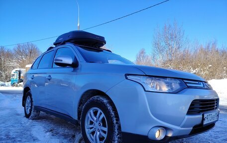 Mitsubishi Outlander III рестайлинг 3, 2013 год, 1 280 000 рублей, 11 фотография