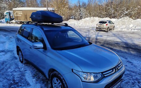 Mitsubishi Outlander III рестайлинг 3, 2013 год, 1 280 000 рублей, 10 фотография