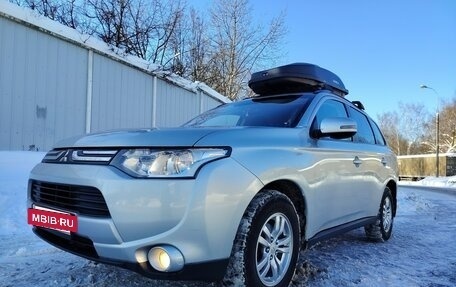 Mitsubishi Outlander III рестайлинг 3, 2013 год, 1 280 000 рублей, 12 фотография