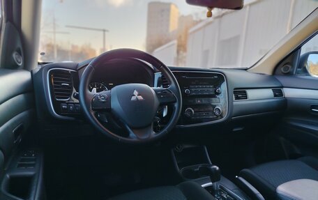 Mitsubishi Outlander III рестайлинг 3, 2013 год, 1 280 000 рублей, 20 фотография