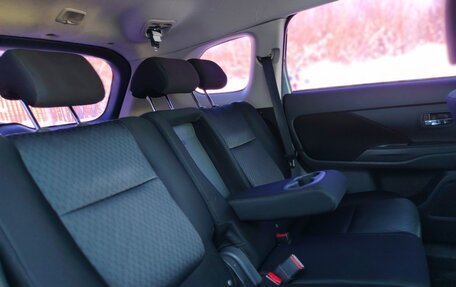 Mitsubishi Outlander III рестайлинг 3, 2013 год, 1 280 000 рублей, 23 фотография